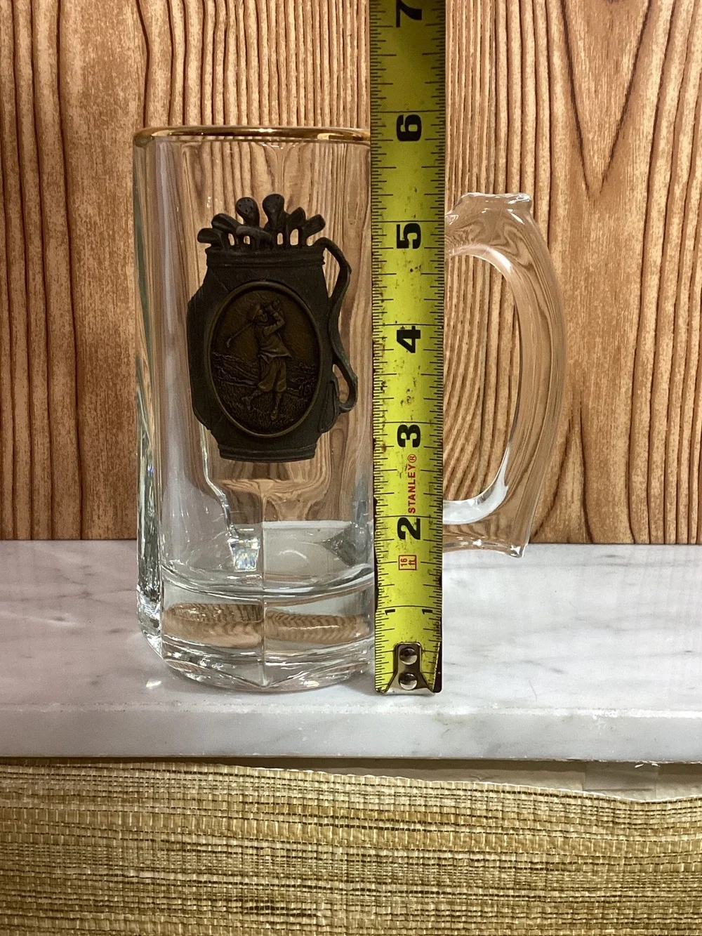 Clear Glass Golf-Themed Beer Mug with Gold Rim Metal 3 Medallion